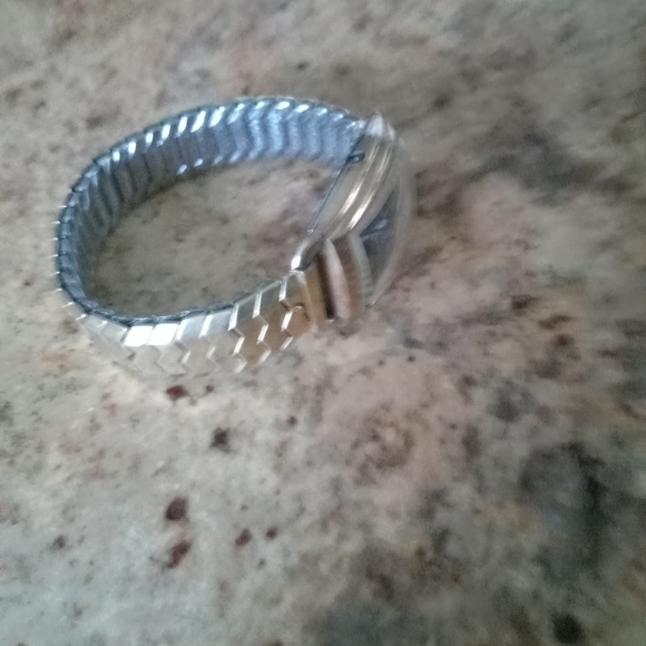 Watch - Picture 2 of 7